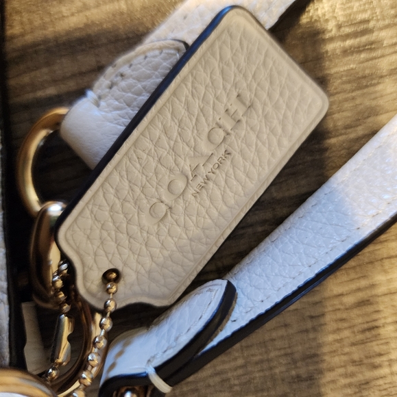 NWOT Coach Hallie Shoulder Bag Tote Pebble Leather White/Gold - Picture 3 of 16